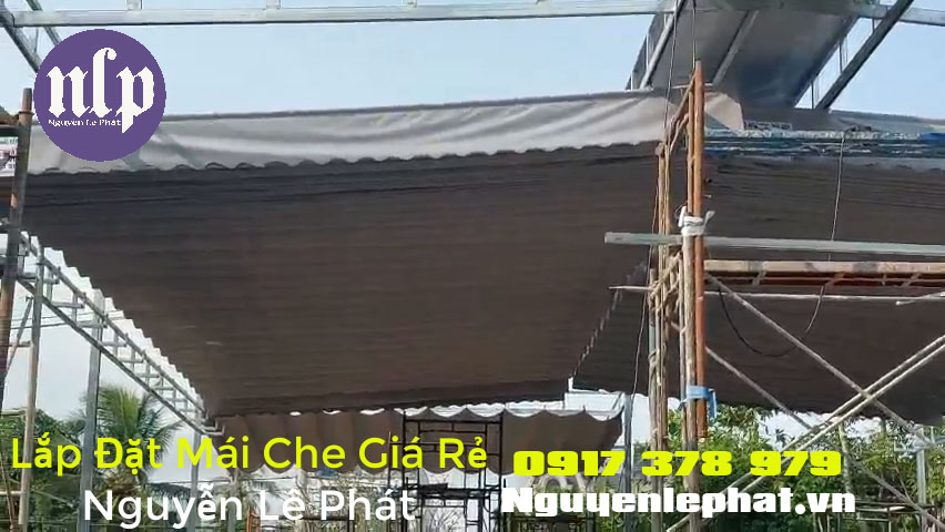 Thay bạt mái hiên mái xếp che nắng tại quận 12